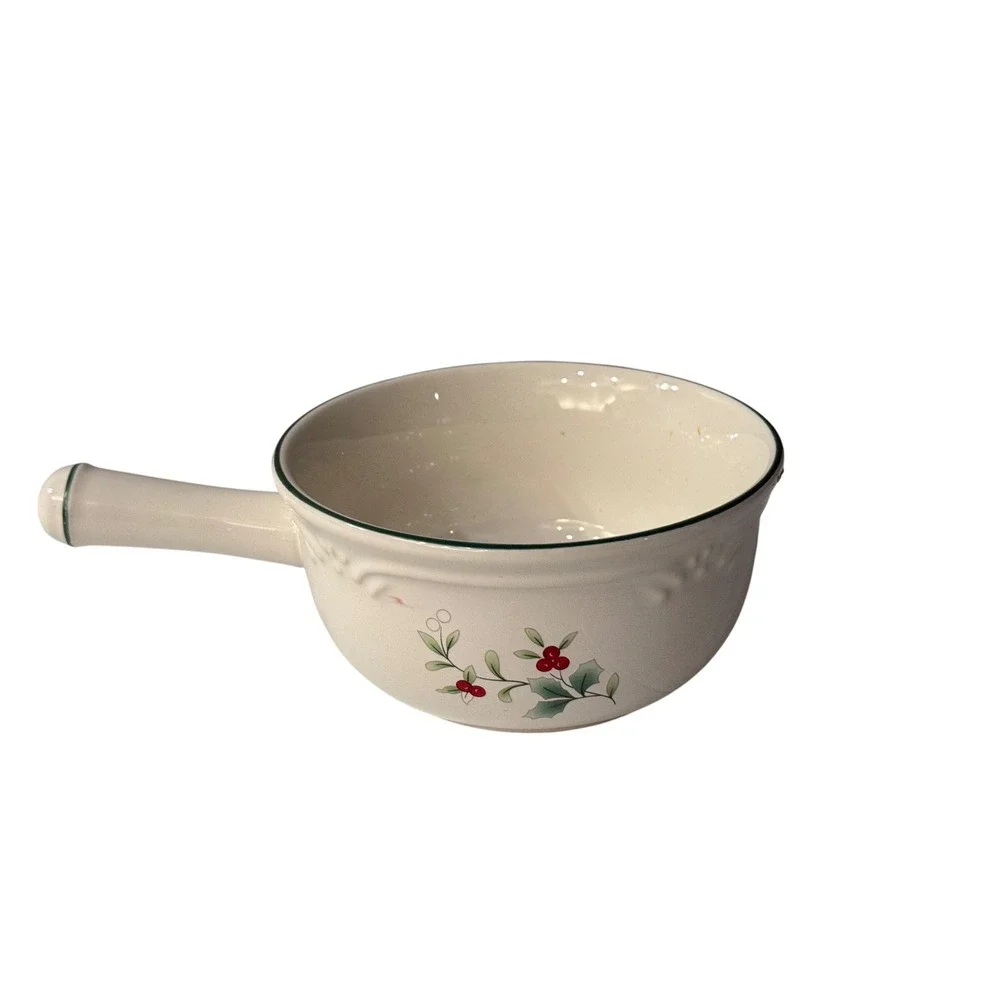 Pfaltzgraff Winterberry Handled Soup Bowl White Holly Berry Christmas Stoneware